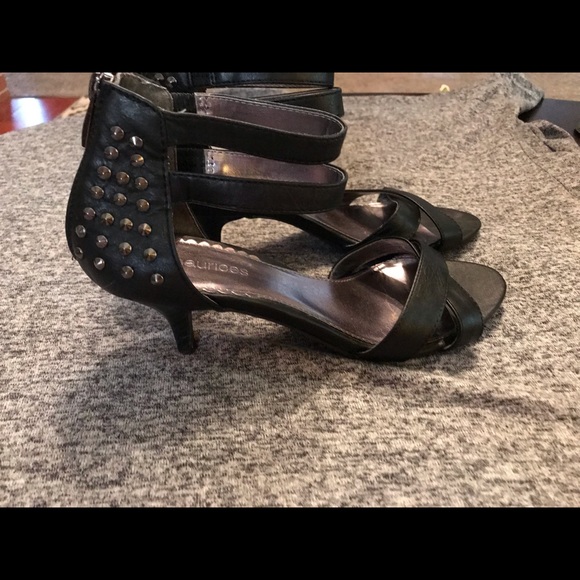 Maurice’s faux leather studded kitten heels - Picture 2 of 3